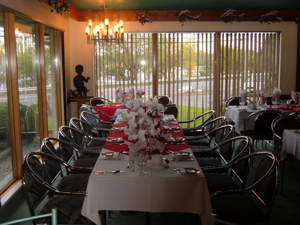 Auberge Harris Saint-Jean-sur-Richelieu Zewnętrze zdjęcie
